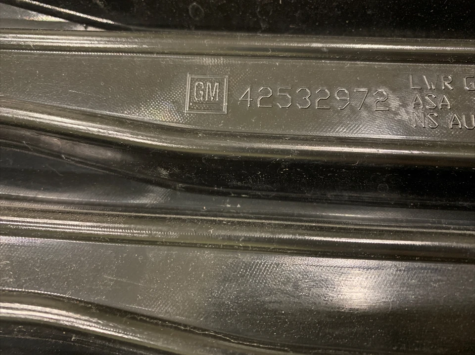 Parachoques delantero Chevrolet Trax 2017-2021 parrilla superior e inferior OEM Foto 4 de 4