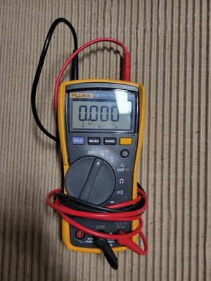 Fluke 115 True RMS Handheld Digital Multimeter CAT III 6000 Count 600V w/ Leads