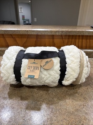 NWT Northeast Outfitters Cozy Oat Milk  Color Sherpa Blanket 50 x 60