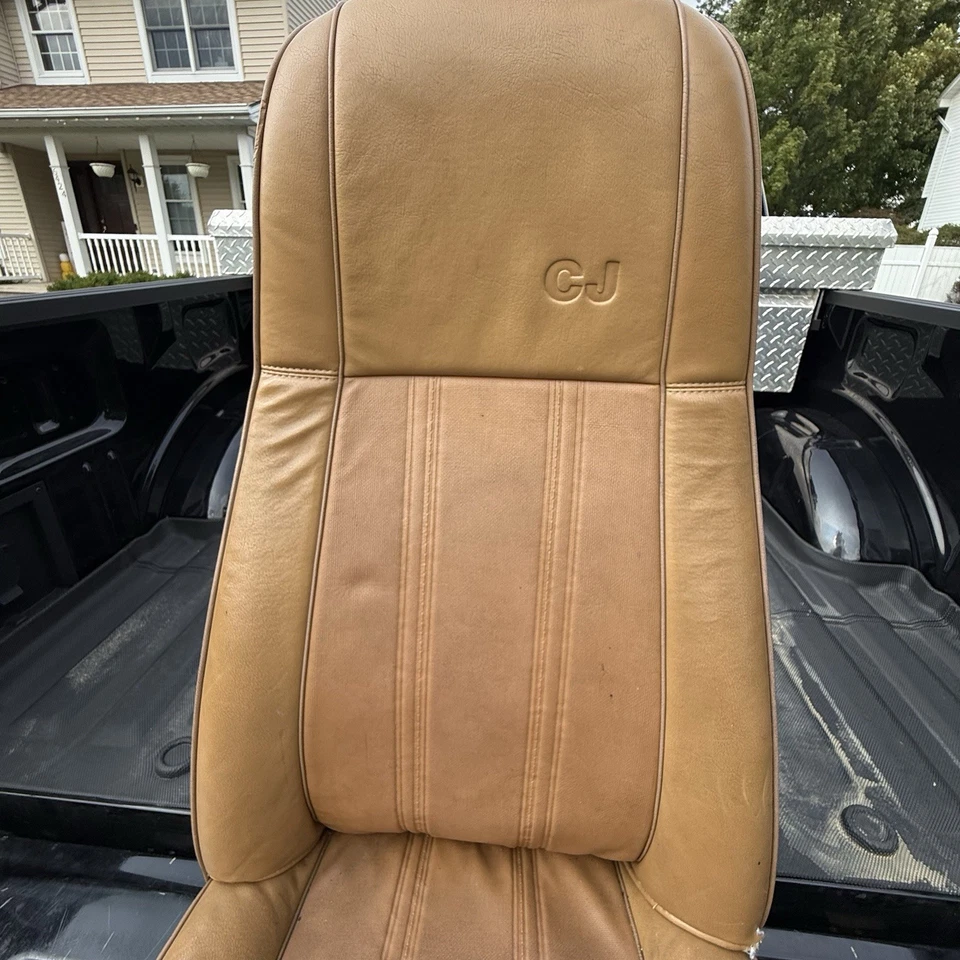 1976 - 1986 吉普 CJ5 CJ7 司机座椅 原始设备制造商 棕褐色 乙烯基 原装 CJ 标志 — 第 4/4 张图片