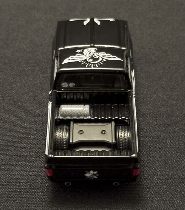 NEW Hot Wheels Japan Convention 2024 '83 CHEVY SILVERADO NEW Hot Wheels Japan Convention 2024 '83 CHEVY SILVERADO