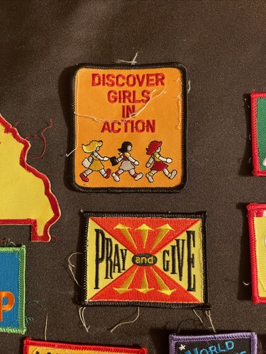 girl scout patches a lot of 14 - Picture 3 of 11