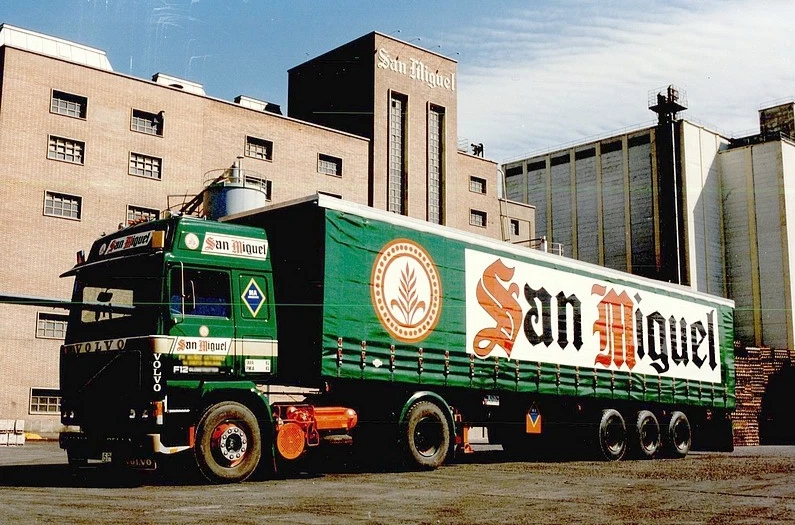 Camión articulado Volvo F-12 Cervezas San Miguel (Escala 1:43) New in Blister - Imagen 4 de 4