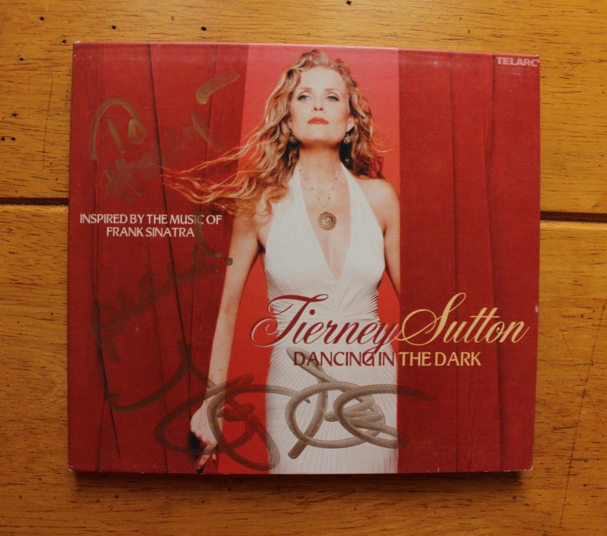 TIERNEY SUTTON HAND SIGNED AUTOGRAPHED COVER, DANCING IN THE DARK 