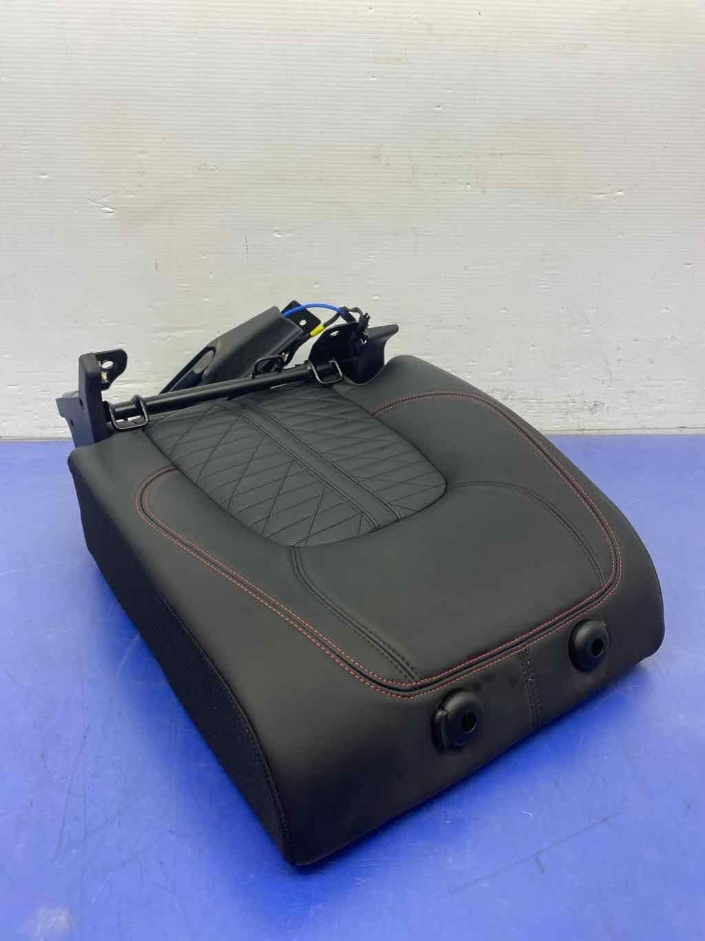 2017-2020 MASERATI LEVANTE M161 OEM REAR RIGHT UPPER SEAT CUSHION BLACK LEATHER