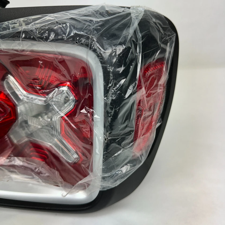 Оригинальный правый галогенный задний фонарь для Jeep Renegade 2016–2018 годов выпуска 68429880AA - Изображение 3 из 4