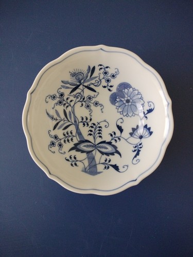 VTG Original Blue Danube 6" Onion Pattern Cereal Bowl Japan Rectangular Label - Picture 6 of 6
