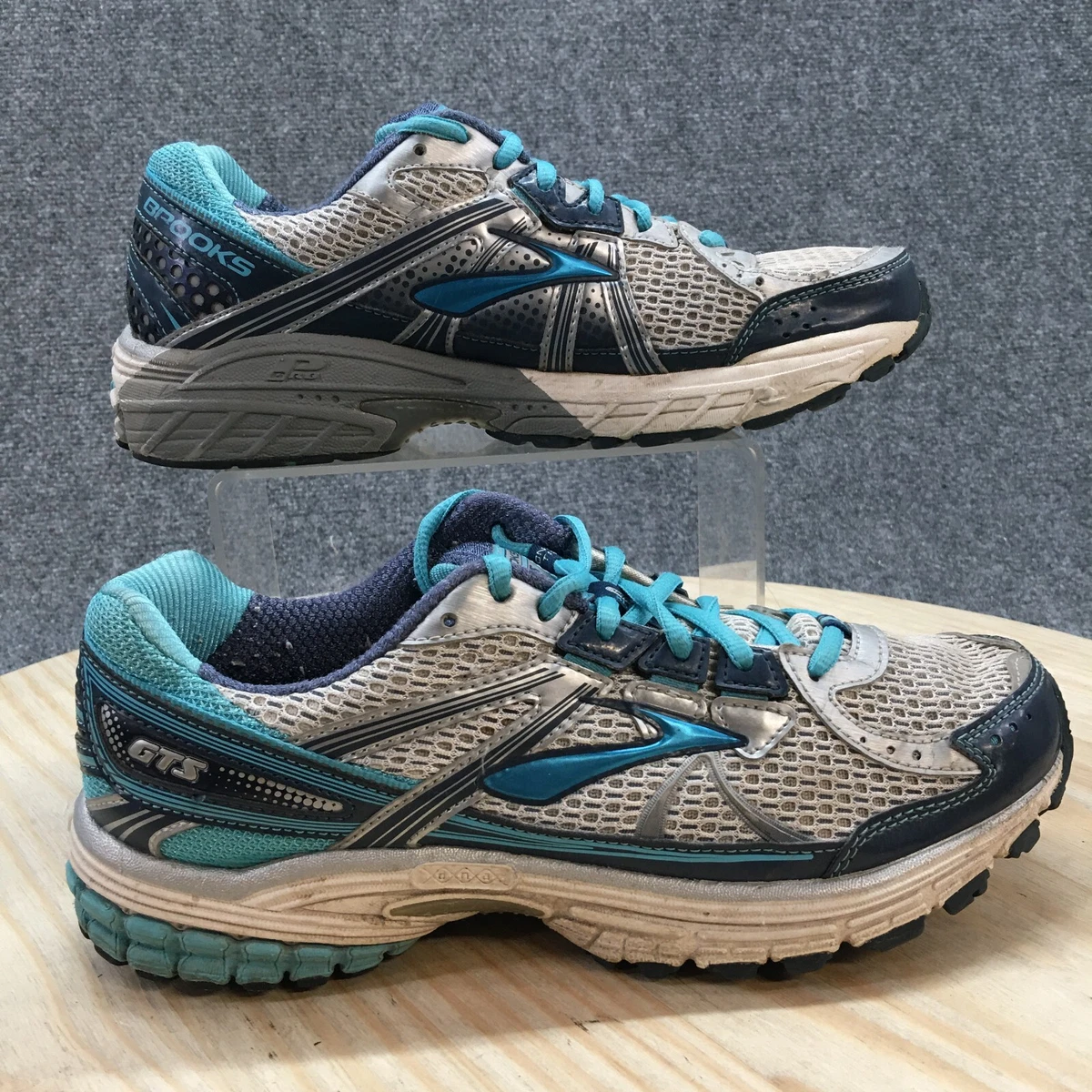 Brooks shoes sales womens blue