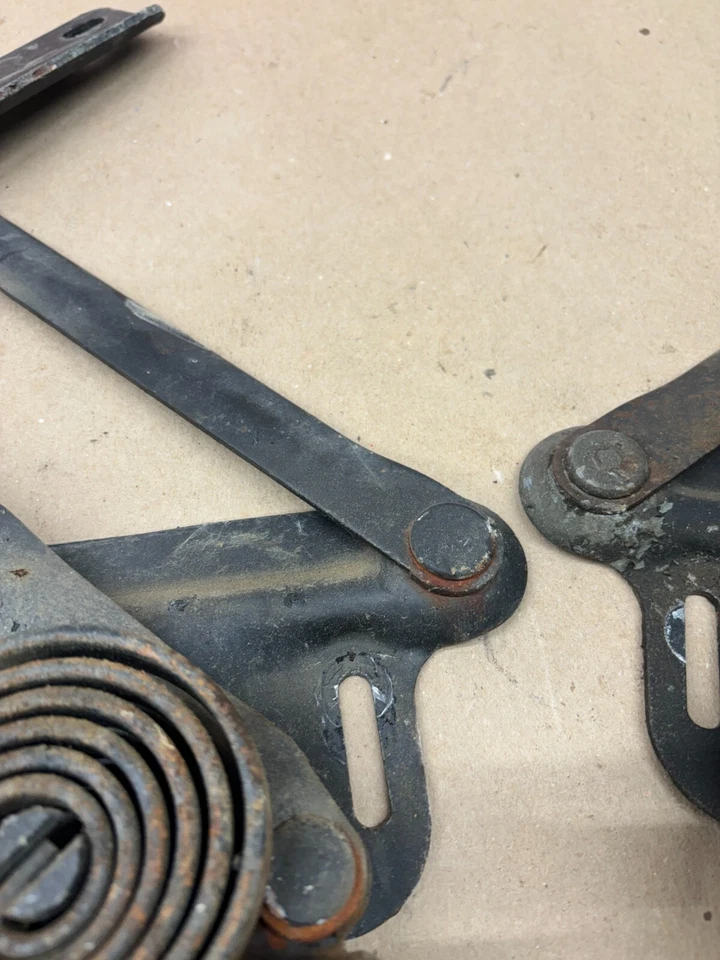 79 80 81 82 83 1993 1992 Dodge Ram D150 W150 1978 primera generación camión capó bisagras oe Foto 4 de 4