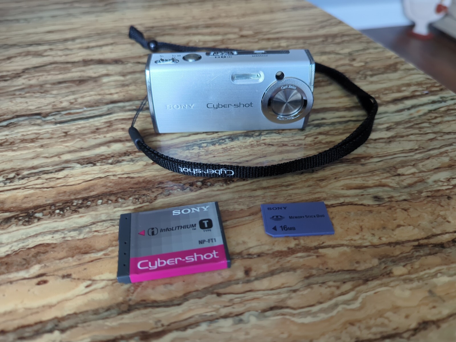 Sony Cyber-Shot DSC-L1 4.1MP Digital Camera Silver Tested and Working