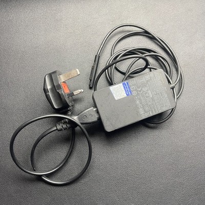Original Microsoft Surface Pro Ladegerät 44W 1800 Netzteil UK Stecker getestet