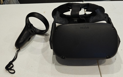 Meta/Oculus Quest headset & left controller