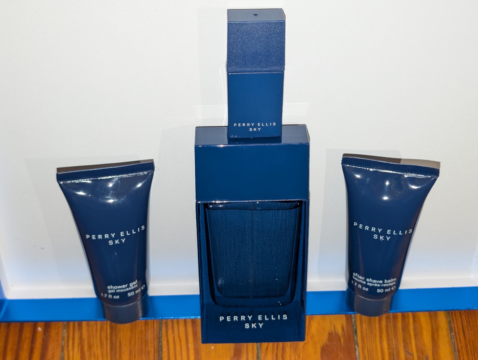 3.4oz & .25oz/ After Shave + Shower Gel