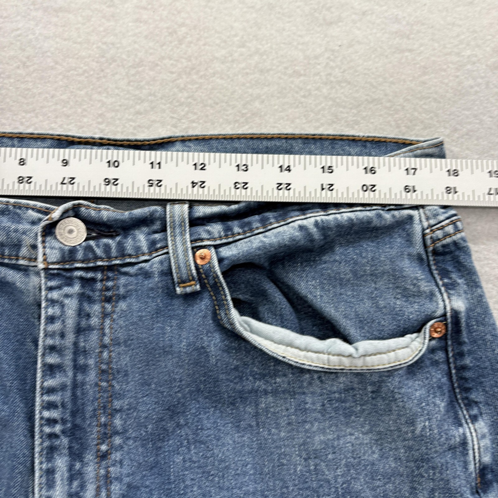 Levis 505 Jeans Mens 36x32 Blue Medium Wash Straight Leg Stretch Denim 5-Pocket thumbnail 7