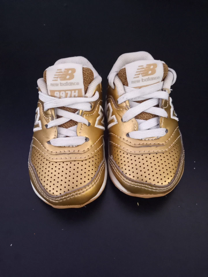 NEW BALANCE 997 Toddler'CLASSIC GOLD'Size 2c - Image 3 of 4