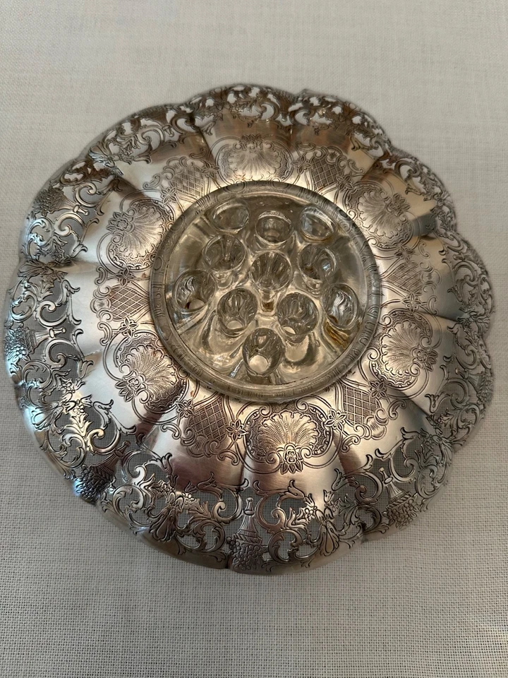 E.P. Cooper Silver Plate Flower Bowl with Glass Frog Insert, Sheffield - Image 2 of 4