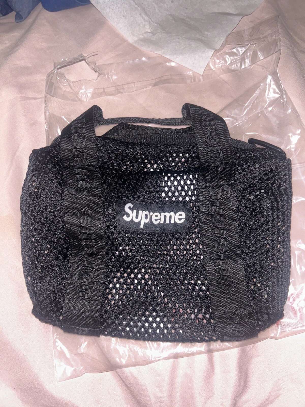 Mini sac de voyage Supreme Mesh noir SS25 À LA MAIN !!️