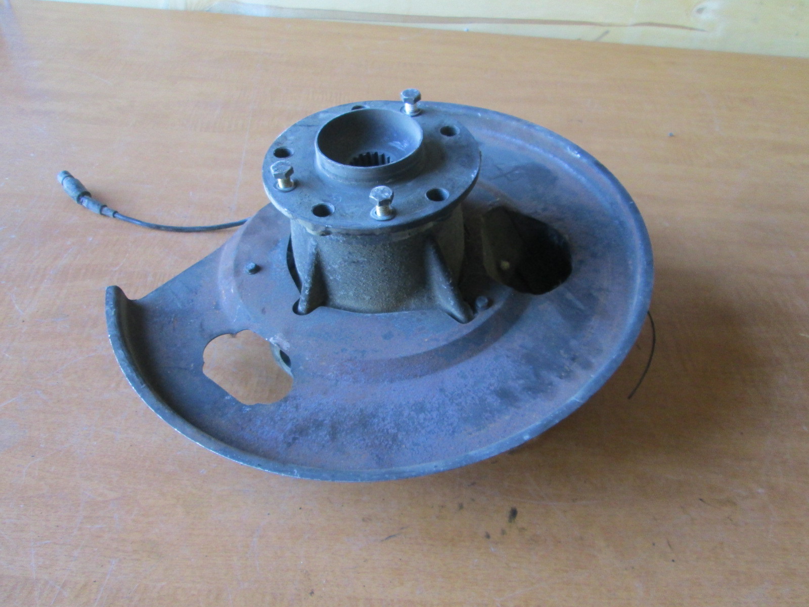 Lamborghini Diablo - RH Front Hub Housing With Hub And Bearing-Part# 0051000984
