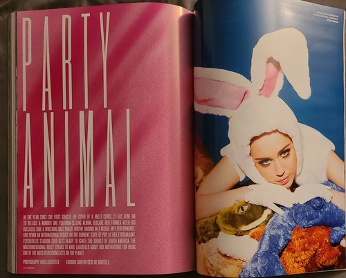 Miley Cyrus V Magazine #91 (Fall 2014) Kylie Jenner FKA Twigs Gigi Hadid - 第 8/12 張圖片