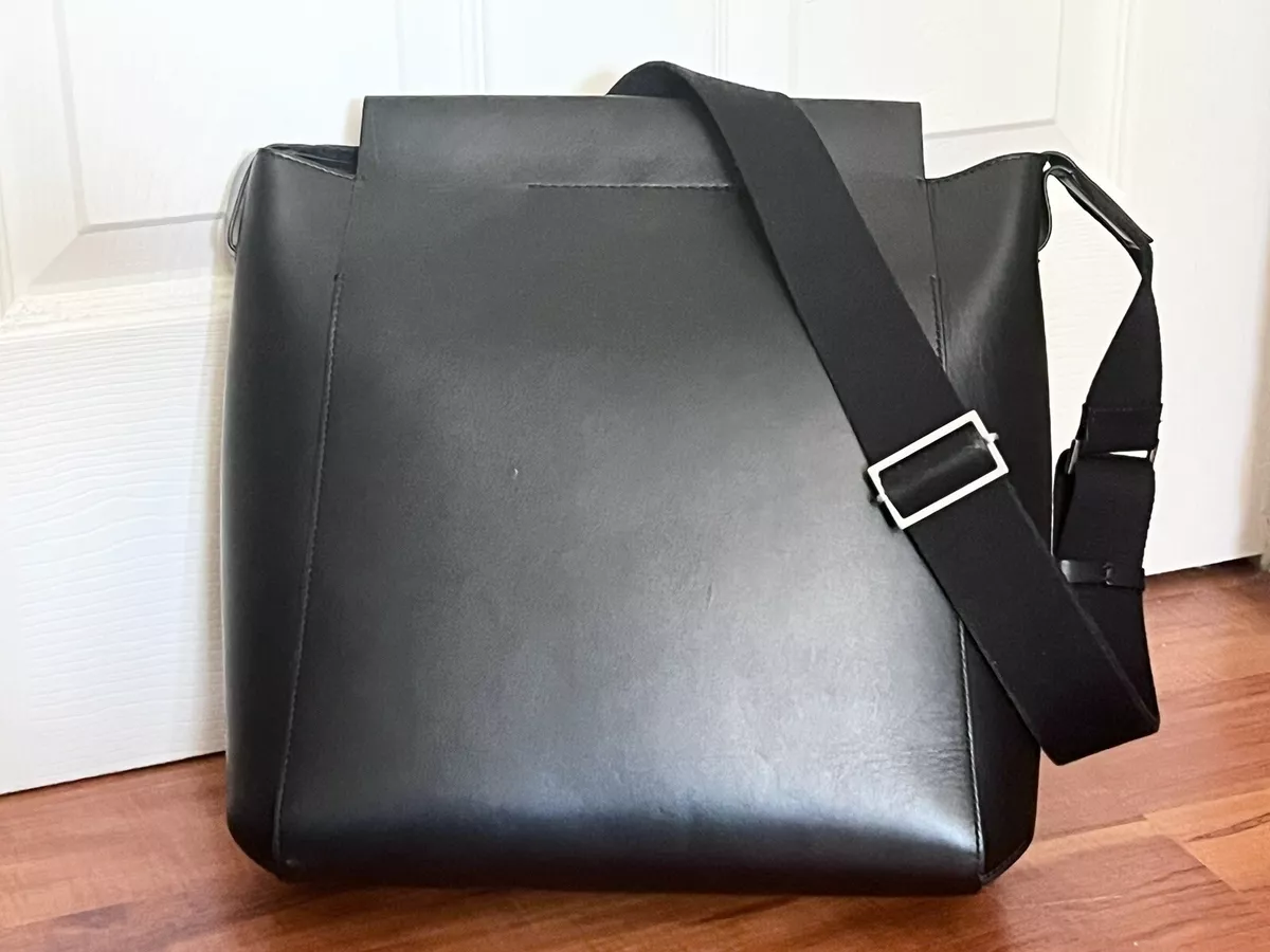 Everlane The Form Bag Black Leather