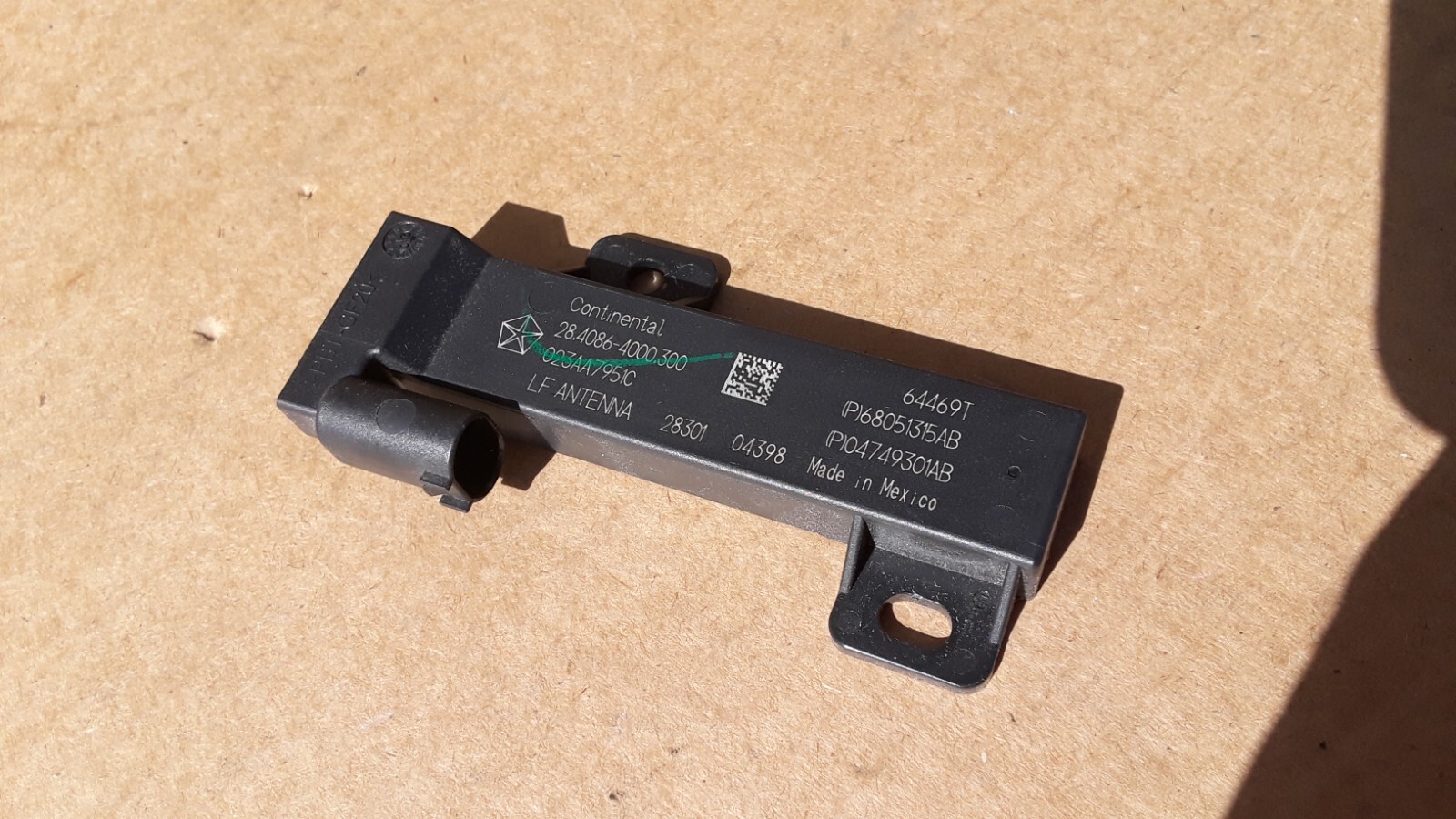 2011-2021 Jeep Grand Cherokee Rear Right Door Entry Antenna OEM