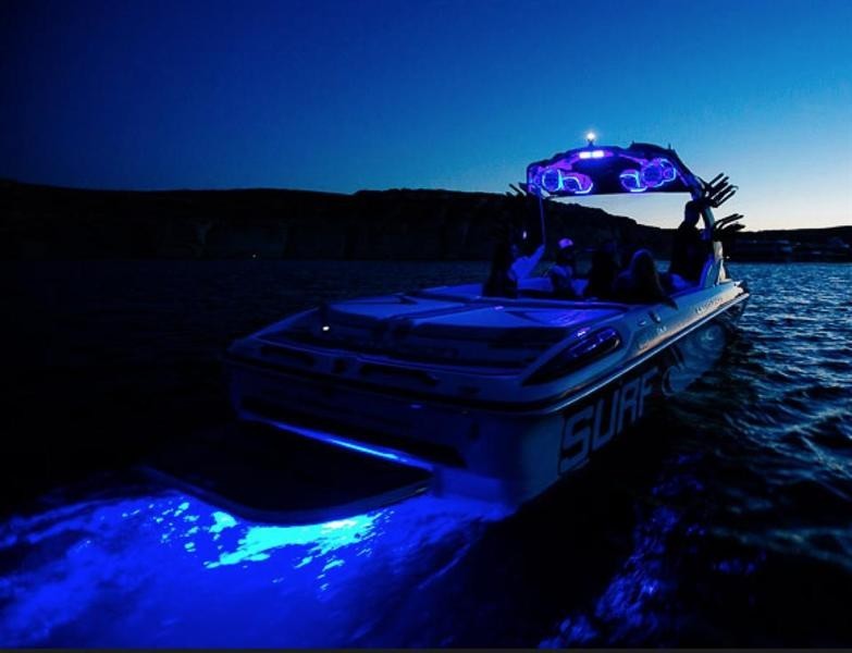 Underwater Transom Drain Plug Light - 1200 Lumens LED, Garboard Mount, Bright Blue/White