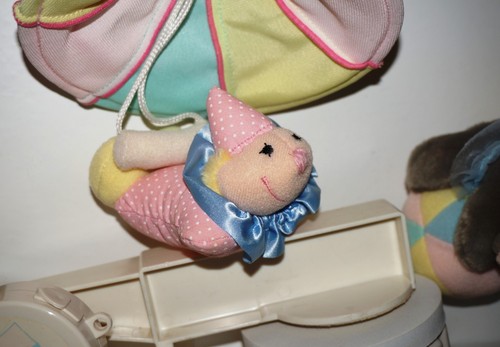 Vtg Dakin CIRCUS Musical Mobile Baby Nursery Crib Rail Brahms' Lullaby 1988 - Picture 2 of 8