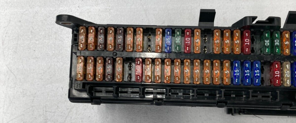 Range Rover Fuse Headlight 2006 Land Rover Range Rover HSE Front Instrument Panel Power Relay Fuse ...
