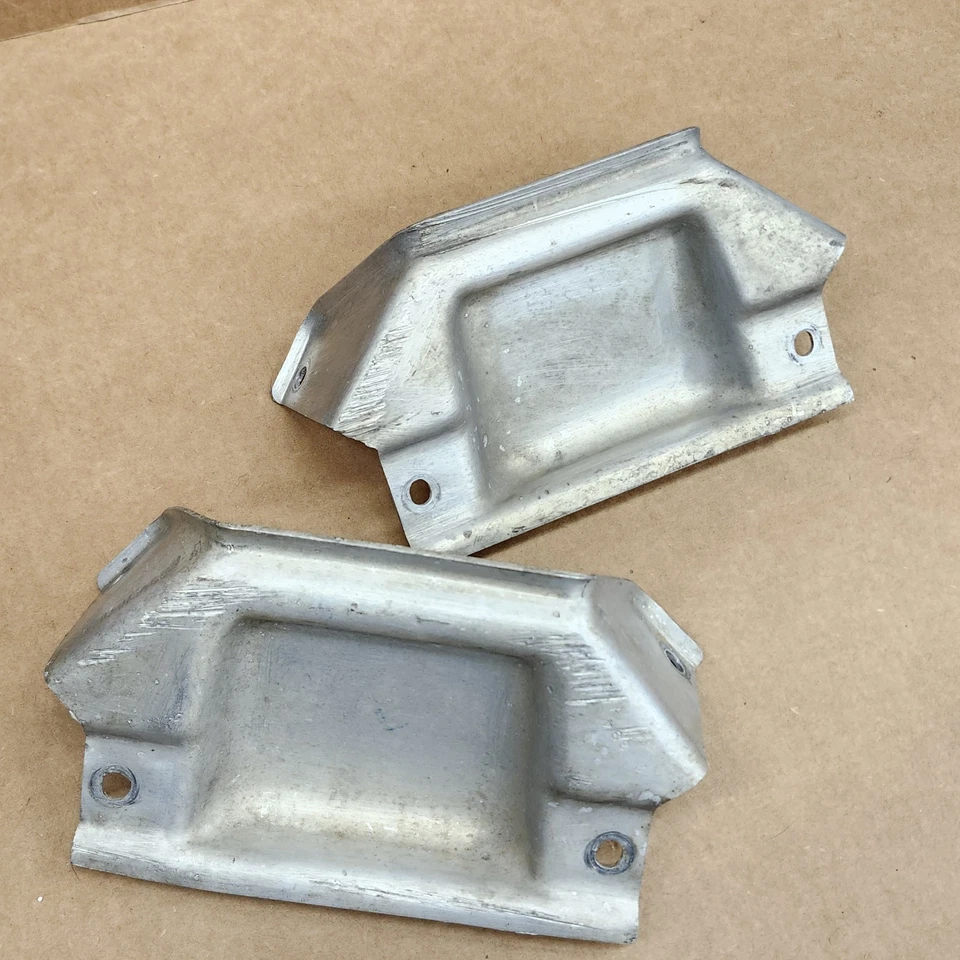 PAR de capas protetoras de mola de suspensão dianteira 84-94 C4 Corvette - Imagem 2 de 4