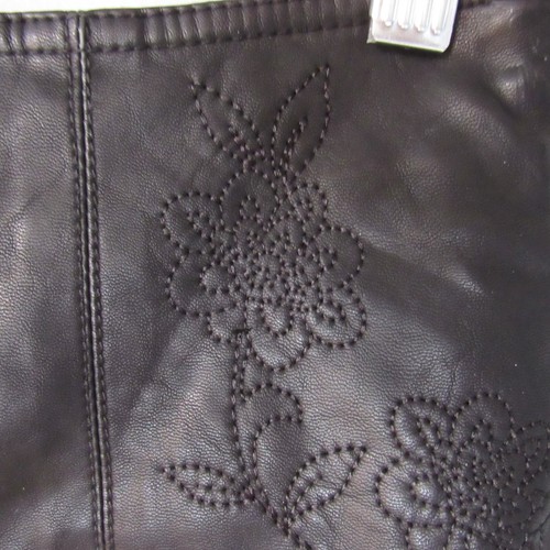 Forever 21 Faux Leather Hotpants Shorts Womens Small 2"Ins Black GoGo Club Sexy - Picture 9 of 19