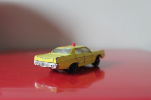 Majorette 3” PLYMOUTH FURY Diecast YELLOW POLICE Car 1/70 Vintage Very RARE - Picture 3 of 8