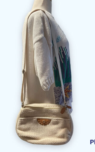 Vintage Knitted Crossbody Bag Purse ￼flower
