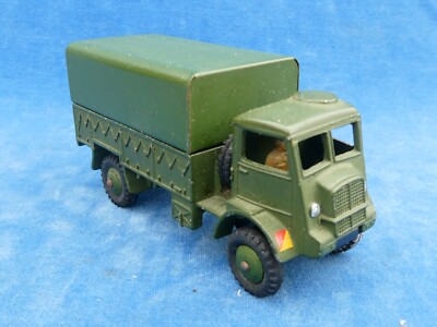 DINKY TOYS : Camion G.M.C Militaire bache, réf. 809, treuil mobile