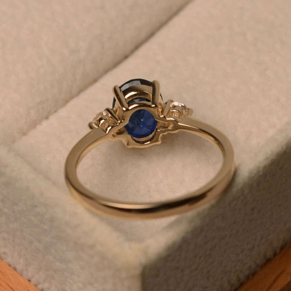 Anillo de plata esterlina con zafiro azul creado en laboratorio enchapado en oro anillo para mujer Foto 4 de 4