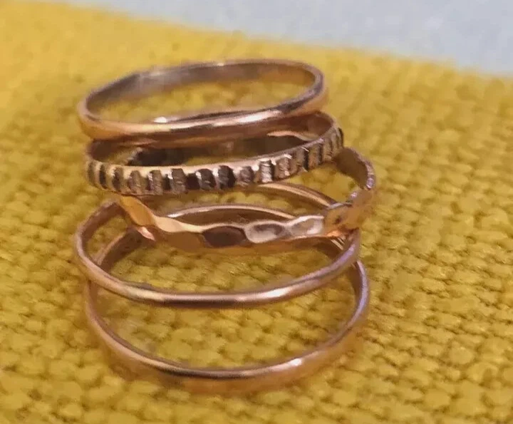 Anillo de curación minimalista de cobre puro sólido, hecho a mano unisex, juego de 5 surtidos Foto 4 de 4