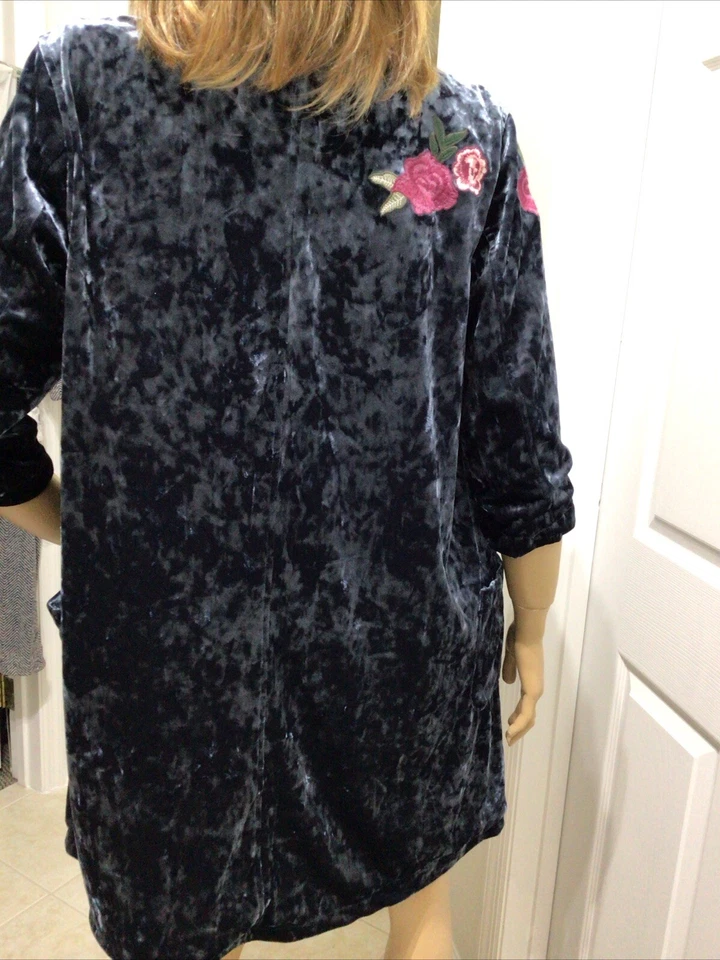 CHAQUETA PLUMERO BILLY T AZUL TERCIOPELO APLASTADO BORDADA COLIBRÍ TALLA MED Foto 3 de 4