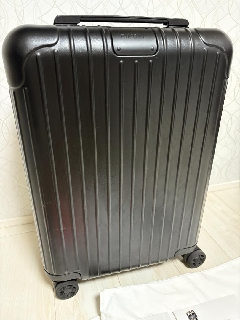 本物 リモワ エッセンシャル キャビンS 34L 4輪 新品未使用 Amazon | [リモワ] エッセンシャル キャビン S 34L 4輪 機内