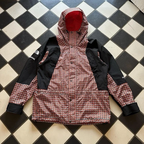SUPREME x THE NORTH FACE TNF VESTE LÉGÈRE DE MONTAGNE CLOUTÉE ROUGE TAILLE L NEUVE AUTHENTIQUE