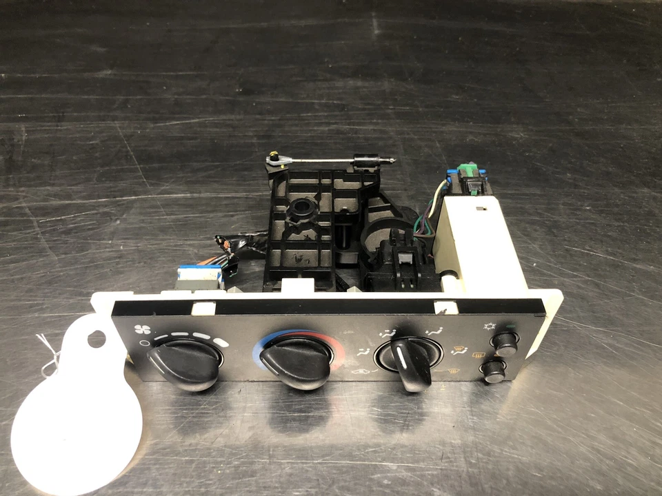 Chevrolet Cavalier 2003-2005 calefacción aire acondicionado temperatura climatización climatización Foto 2 de 4