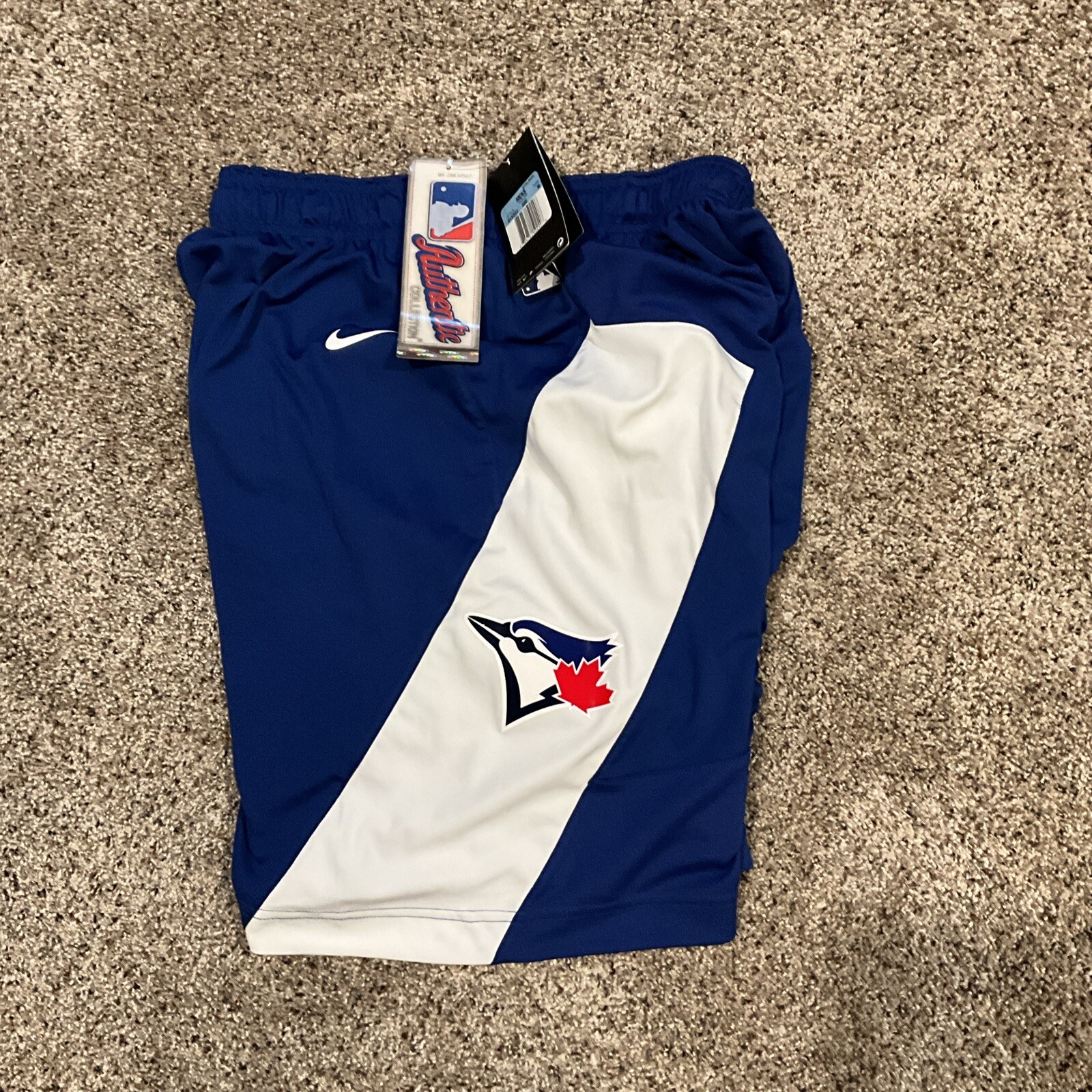 NEW TORONTO BLUE JAYS TEAM  PLAYERS LOCKER ROOM SHORTS XXL WILL FIT  XL