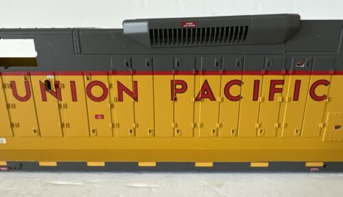 MTH Locomotive Union Pacific Diesel #1083 Shell Only O Gauge Scale 1:48 2015 - Picture 3 of 16
