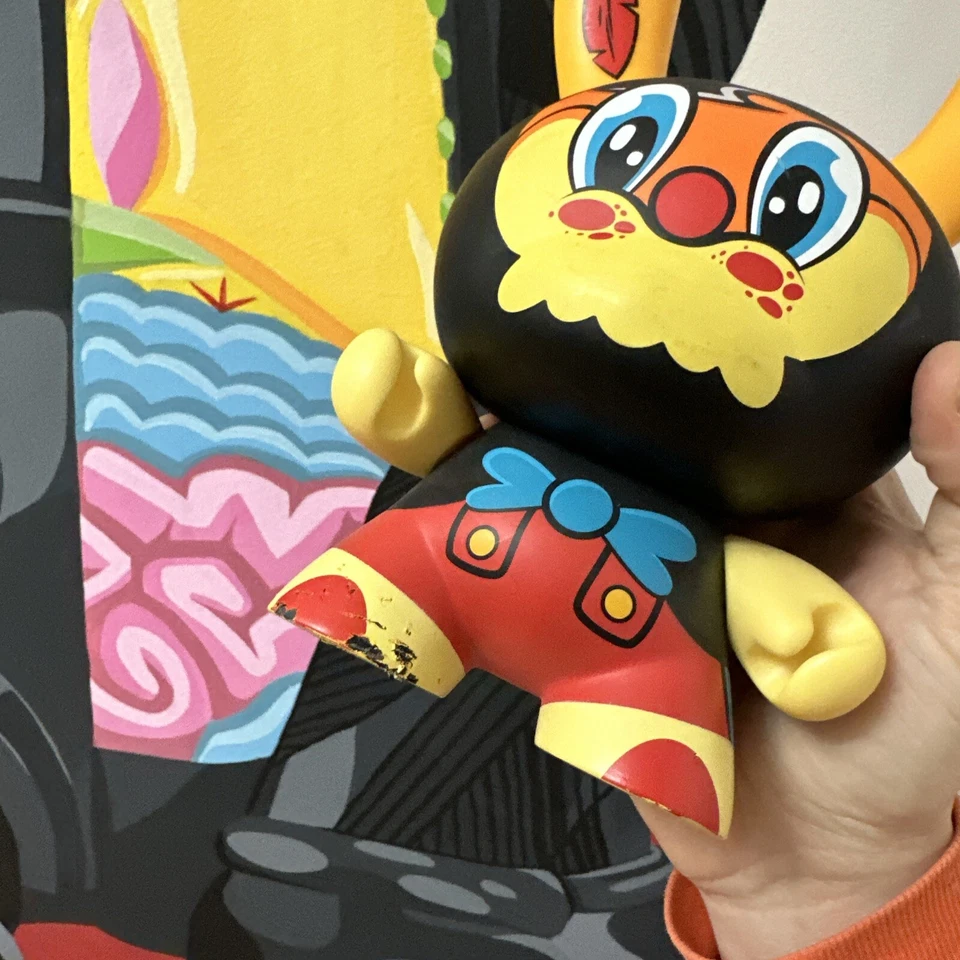 KIDROBOT x WUZONE - NO STRINGS ON ME DUNNY - 8" Figura Vinilo Premium y Caja Usada Foto 4 de 4