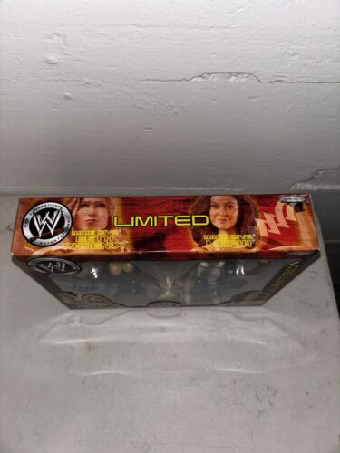 Beth Phoenix & Maria SIGNED AUTOGRAPH JAKKS WWE Divas Action Figure - G - Picture 4 of 8