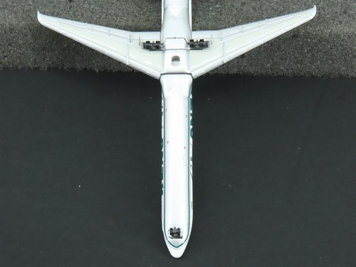 1:400 Dragon Wings 55488 Die-Cast Reno Air McDonnell Douglas MD-83 Airliner - Picture 10 of 14