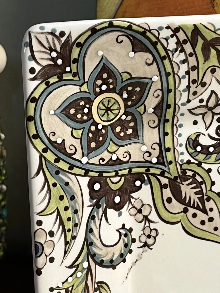 Tabletops Gallery Angela Green Embossed Paisley 7 Square Dinner Plates 10 1/2" - Image 3 of 4