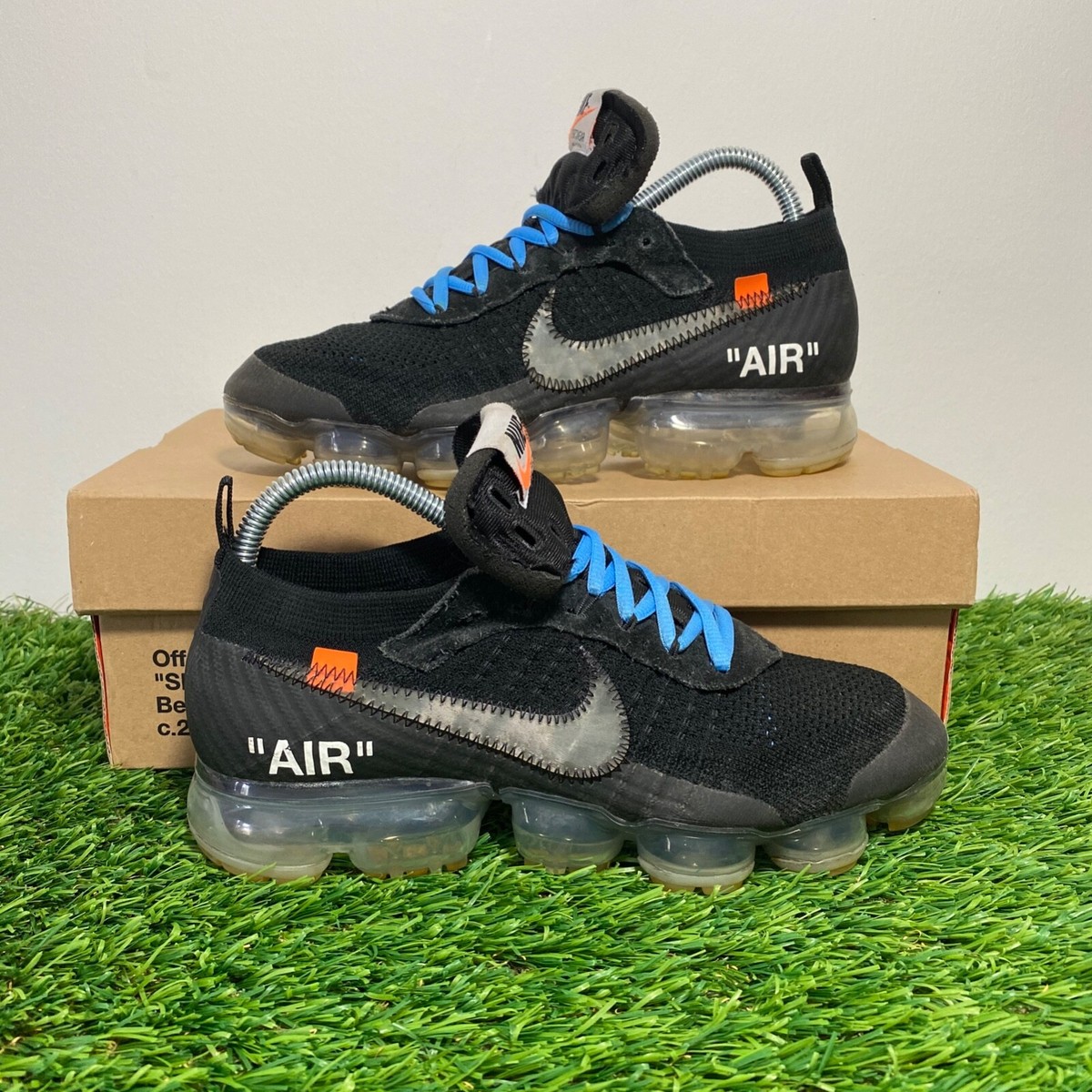 off white vapormax black and white