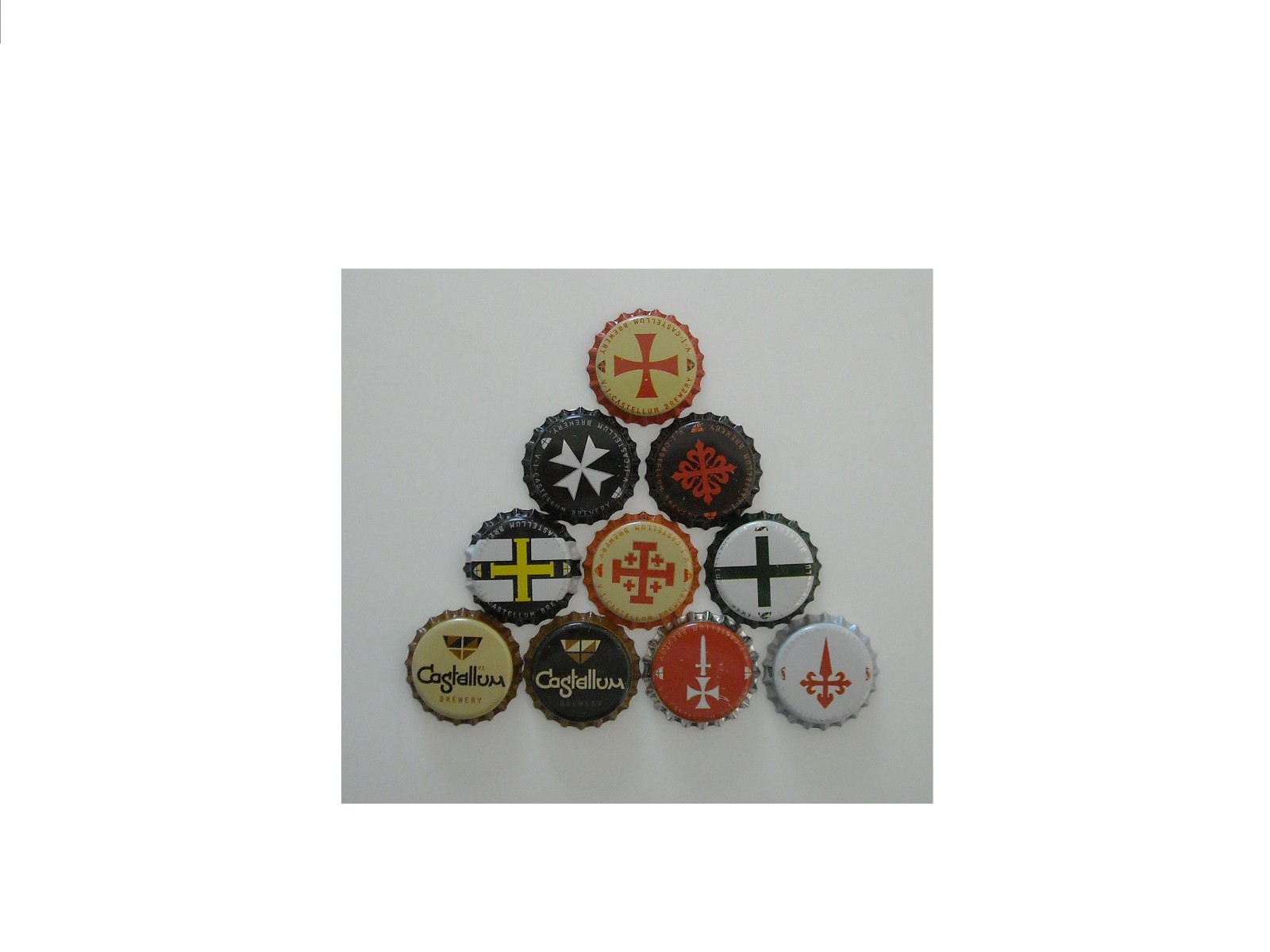 UNUSED BEER CROWN BOTTLE CAPS KRONKORKEN BIER CHAPA CERVEZA CAPSULE