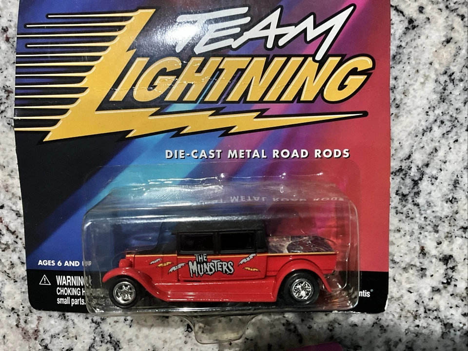 Lot Of 3 Johnny Lightning Hollywood Wheels Munsters Starsky Hutch, Austin Powers - Image 4 of 4