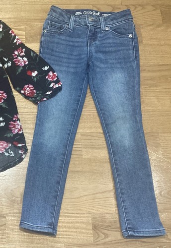 Girl's Old Navy & Cat & Jack Outfit Size 5 - Black Floral Blouse w/Jeans EUC - Picture 5 of 7