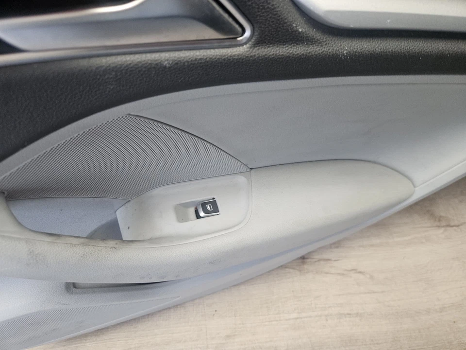 2015 - 2020 AUDI A3 ЗАДНЯЯ ПРАВАЯ ПАССАЖИРСКАЯ БОКОВАЯ ПАНЕЛЬ ОТДЕЛКИ ДВЕРИ OEM  - Изображение 2 из 4